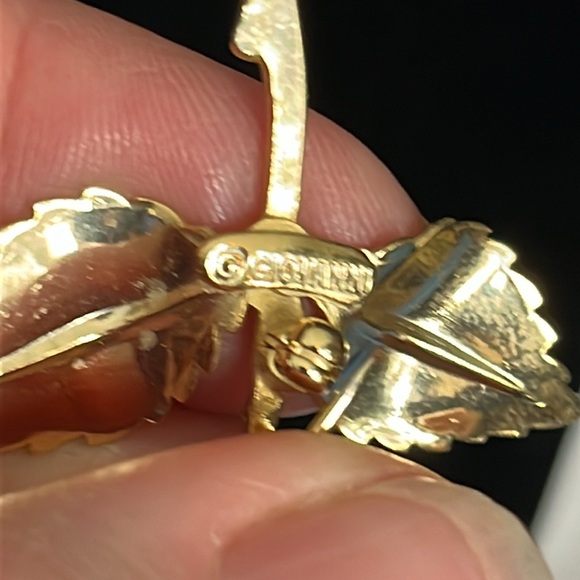 Vintage GIOVANNI Intricately Detailed Rose Brooch - Picture 6 of 6